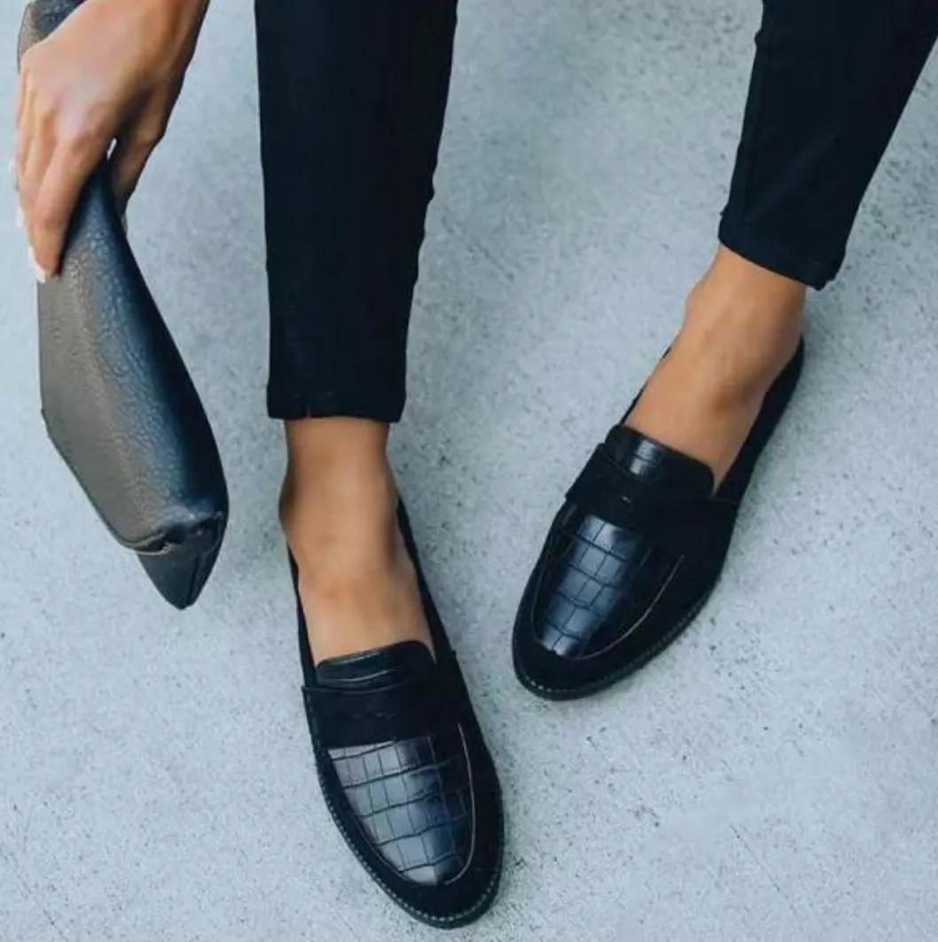 Amanda | Elegant Black Crocodile Loafers – Timeless Style & Everyday Comfort