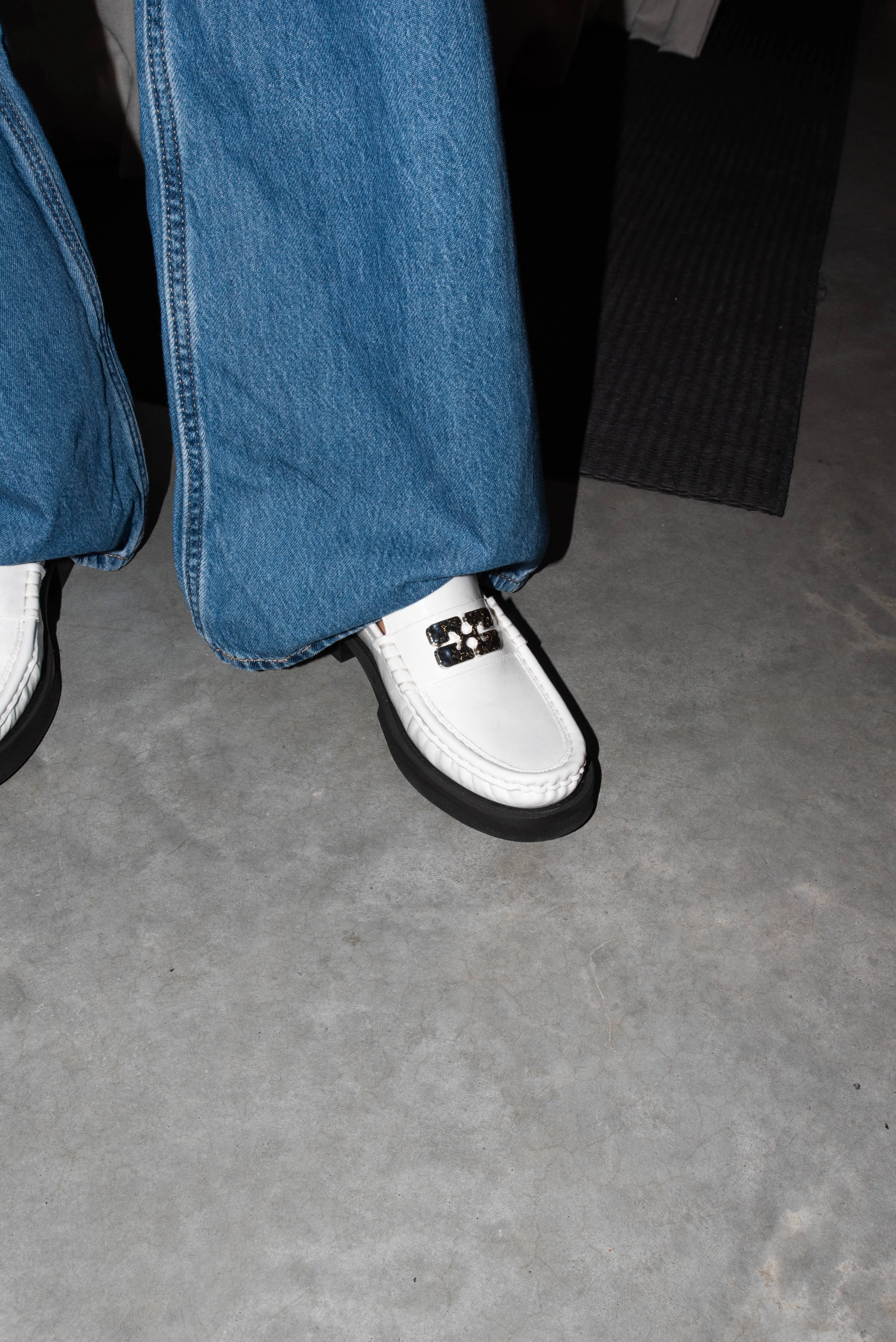 BUTTERFLY LOGO LOAFERS IN EGRET