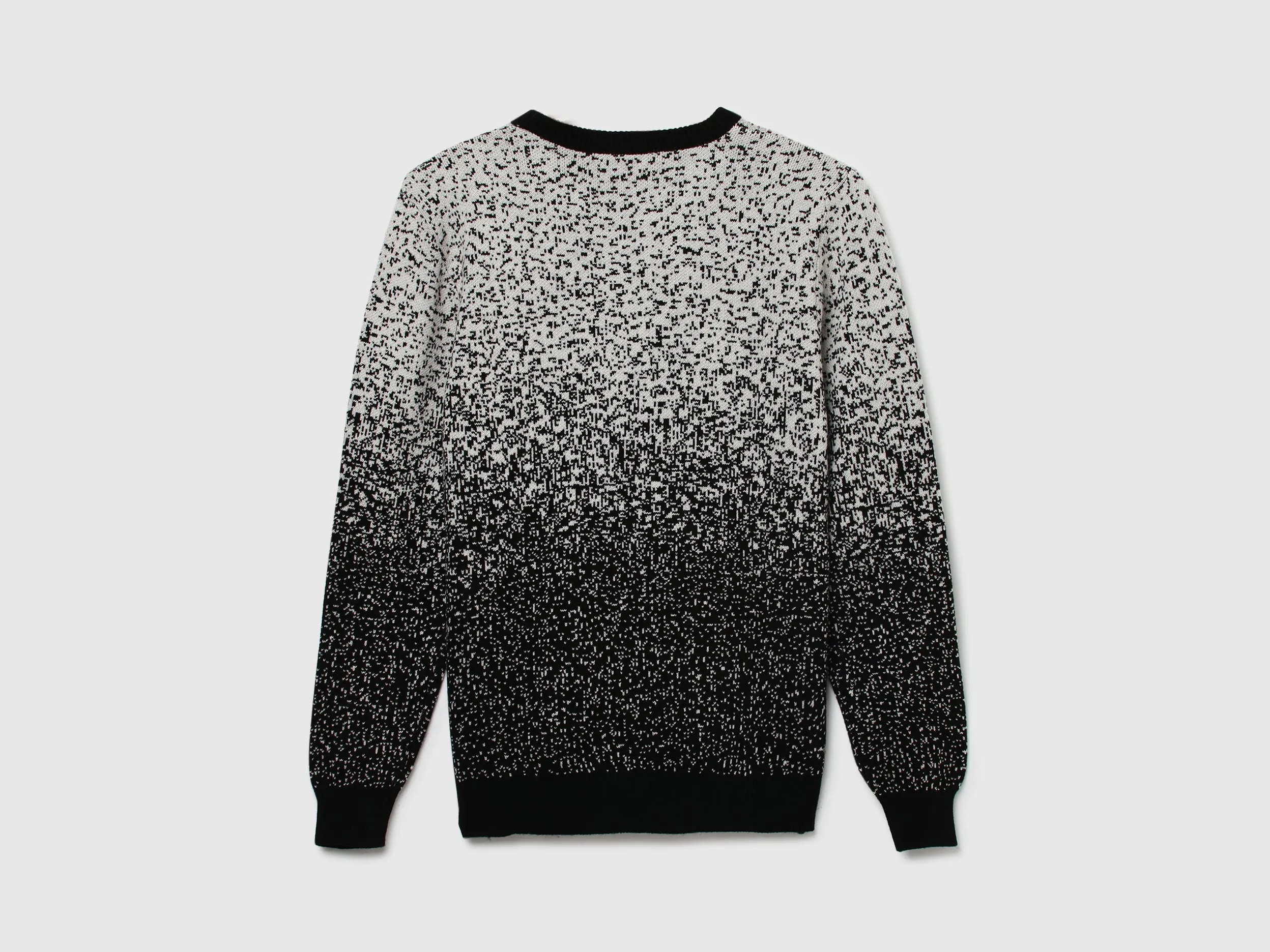 Men Textured Round Neck Sweater