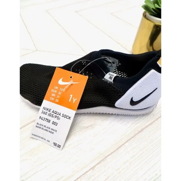 NEW! Youth NIKE Aqua Sock 360 Black White Water Shoes SZ 1 Youth