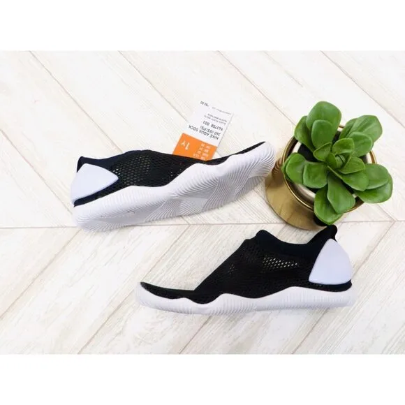 NEW! Youth NIKE Aqua Sock 360 Black White Water Shoes SZ 1 Youth