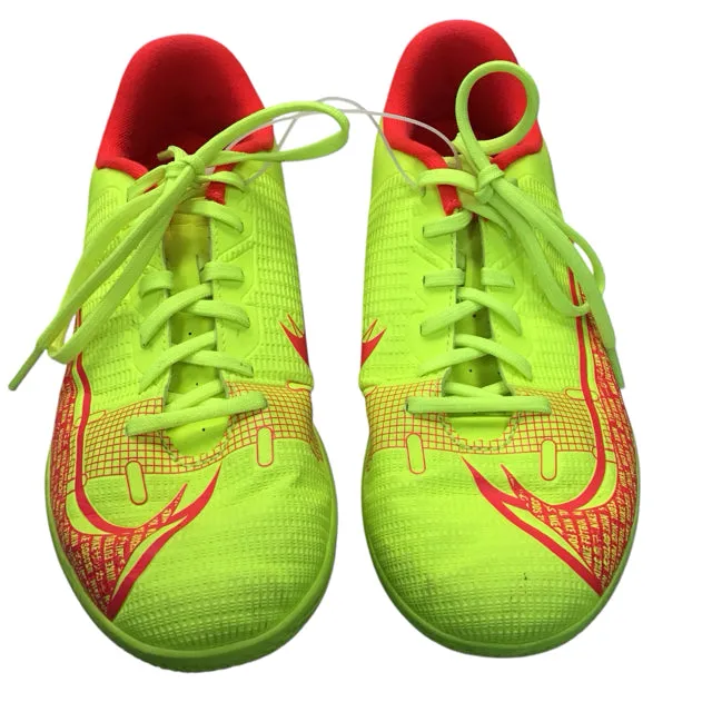 Nike Girl's Yellow Cleats Size 6 Youth