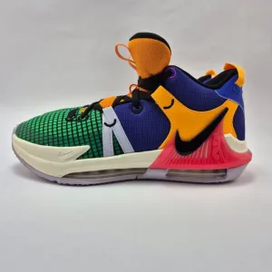 NIKE LeBron Witness VII GS MulticoloredBoys Shoes Size 6.5Y