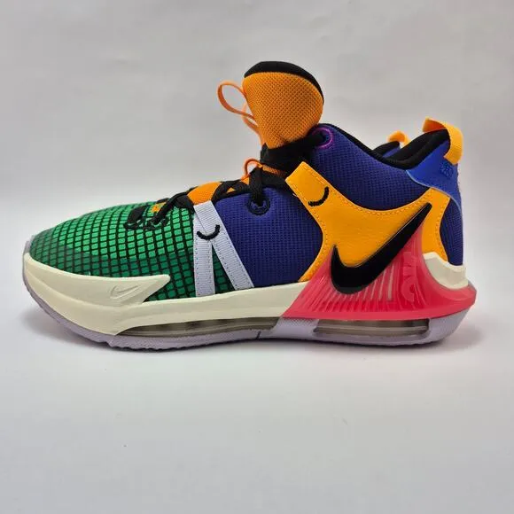 NIKE LeBron Witness VII GS MulticoloredBoys Shoes Size 6.5Y