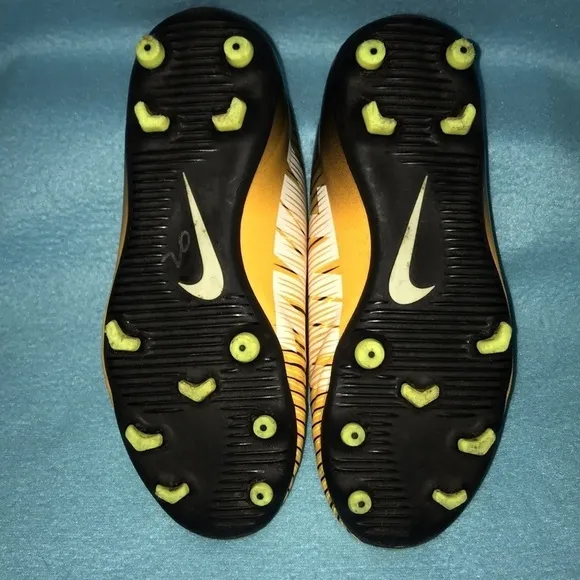 𝅺NIKE Mercurial Vortex III FG Laser youth soccer cleats size 4 1/2