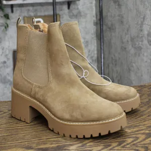 Universal Thread Crispin Chelsea Boots with Memory Foam Insole Tan Brown 11M