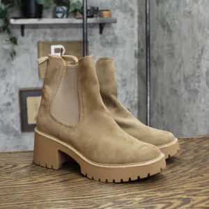 Universal Thread Crispin Chelsea Boots with Memory Foam Insole Tan Brown 8.5M