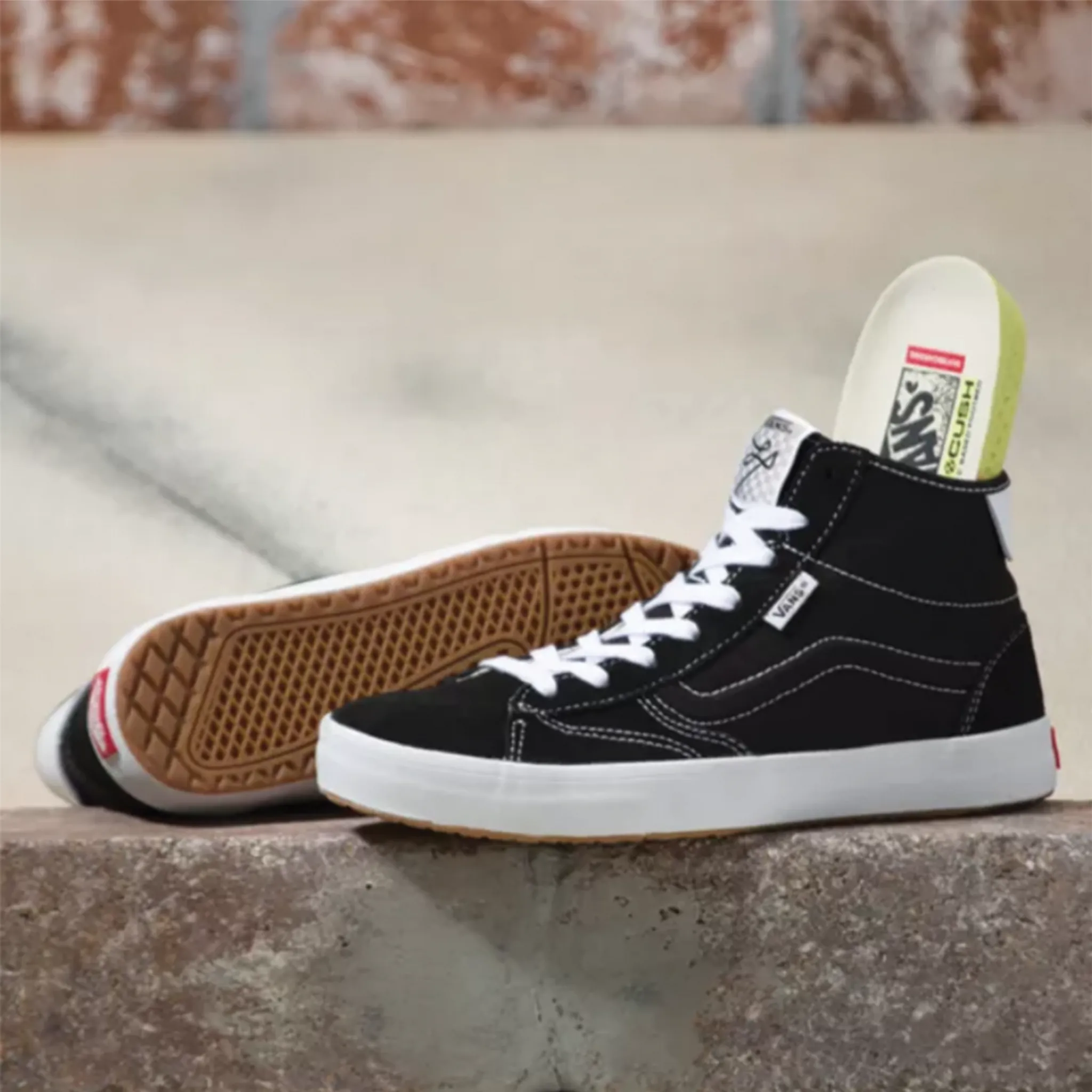 Vans UA The Lizzie Black/White