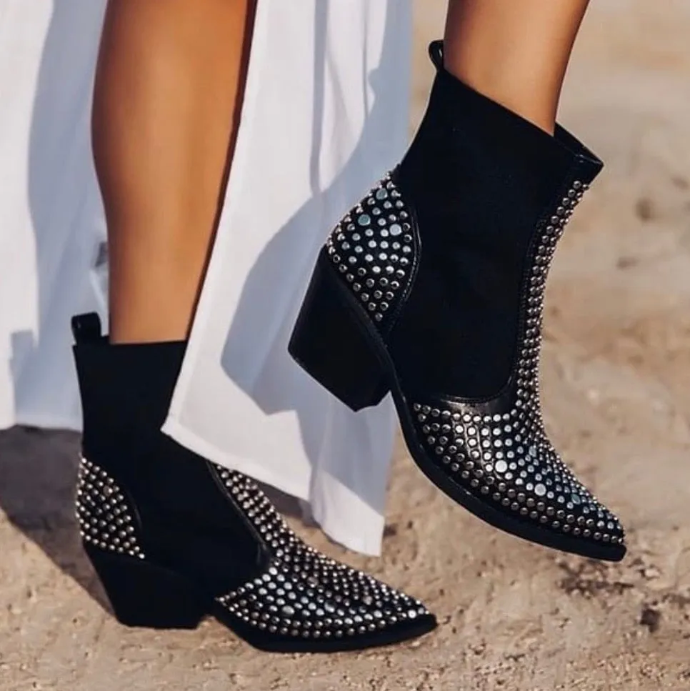 Winter Boots Women Sexy Rivet Velvet Rive Night Club Party Pump Shoes Women Zipper Short Autumn Winter Ladies Shoes Boots